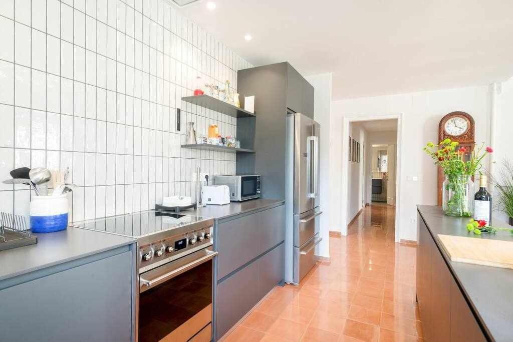 New Top Floor Apt With A Lot Of Light & Aircon Girona Exterior foto