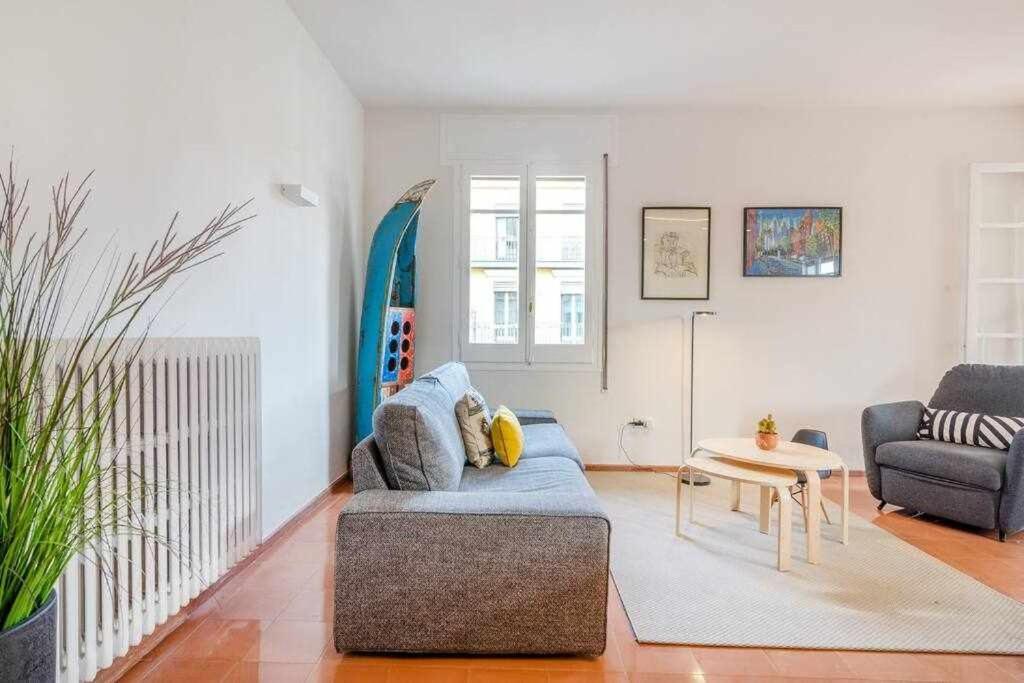New Top Floor Apt With A Lot Of Light & Aircon Girona Exterior foto